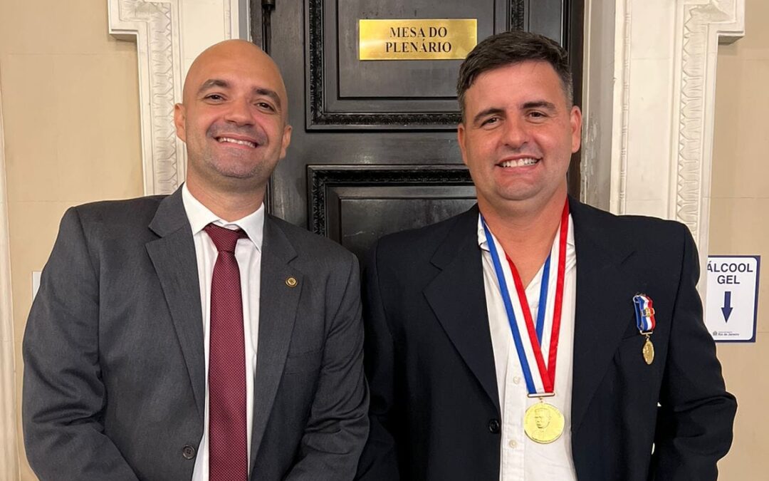 Medalha Pedro Ernesto é concedida a ex-atleta que se destaca com projetos sociais