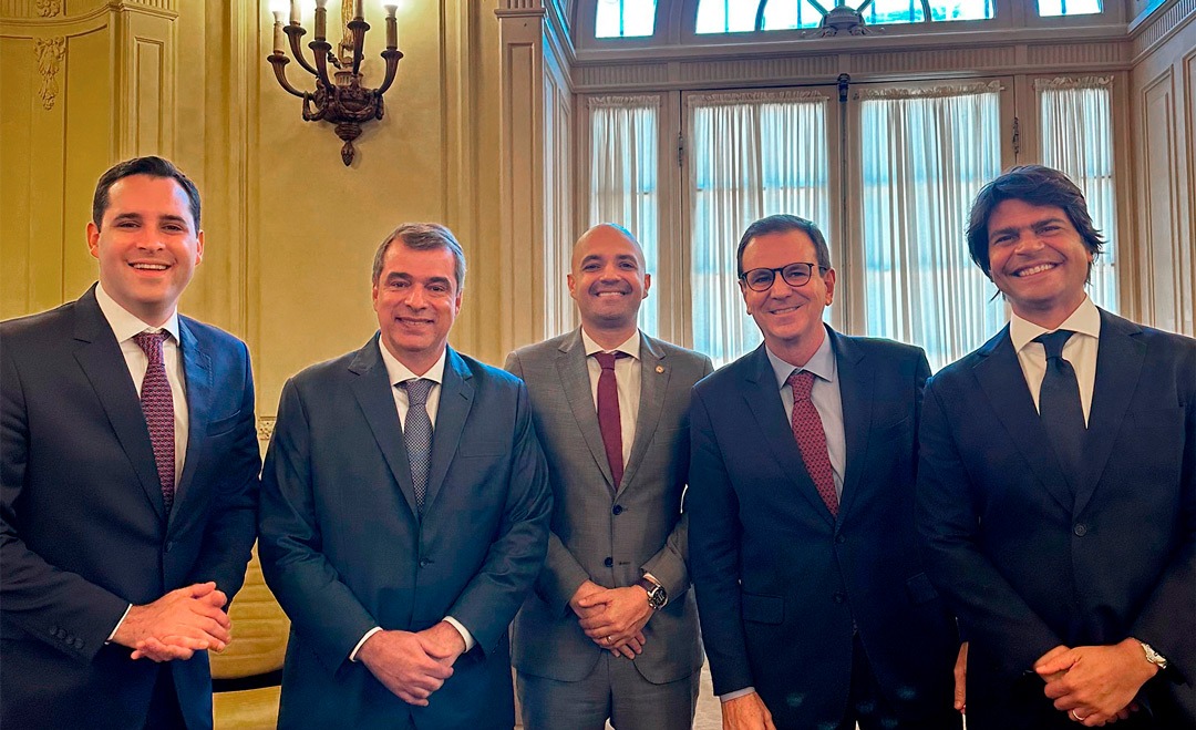 Vereador Marcio Ribeiro, Prefeito Eduardo Paes, Vice-prefeito Eduardo Cavaliere e Deputados Pedro Paulo e Guilherme Schleder